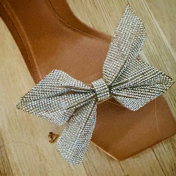 NWOT Zara Vinyl Slingback with Rhinestone Bows - Picture 2 of 6